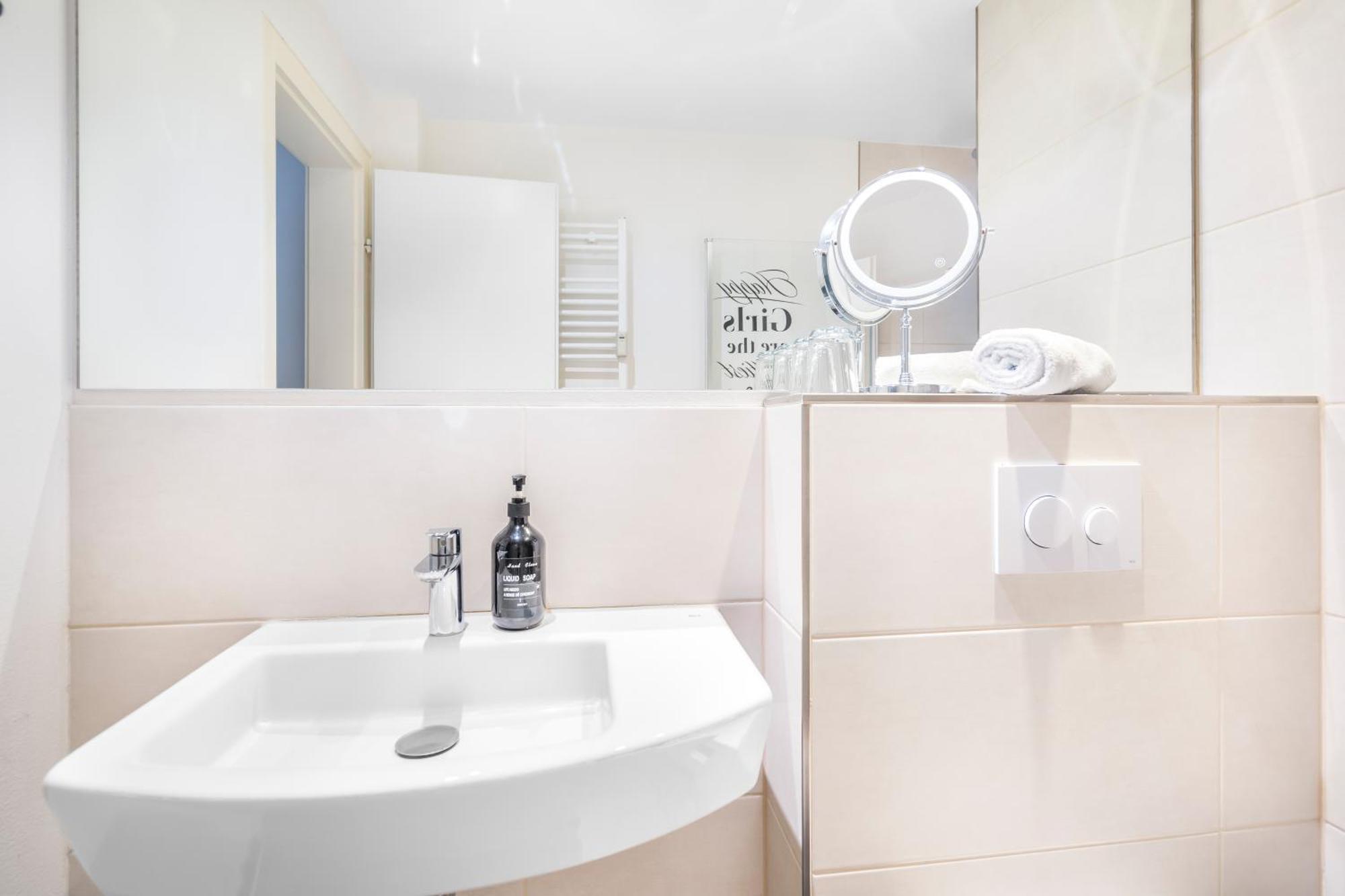 Urban Retreat Apartment - Whirpool - Top Lage Colonia Esterno foto